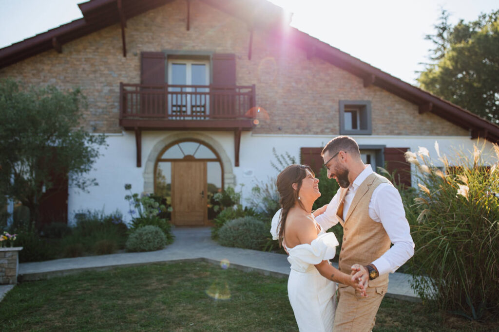 mariage domaine etxezahar laique - photographe mariage pays basque - photographe mariage landes - reportage mariage - photographe mariage ile Maurice - destination wedding photographes - domaine mariage pays basque - mariage mixte - Charline Photography 