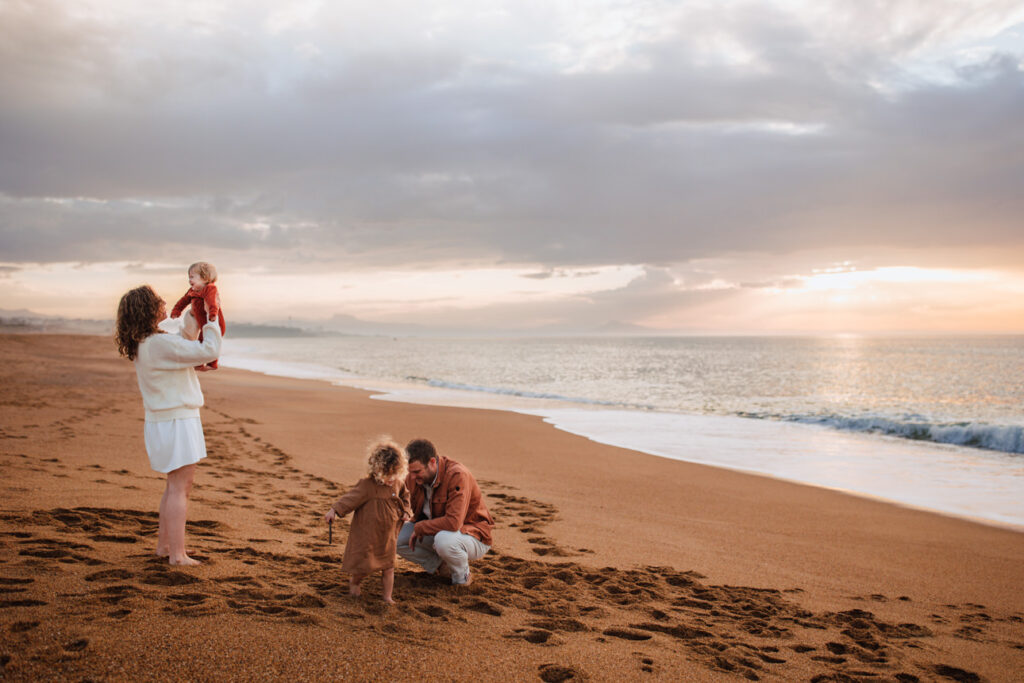 Séance photo famille - Photographe famille Pays basque Landes Biarritz Bayonne - Photographe famille lifestyle - Charline Photography