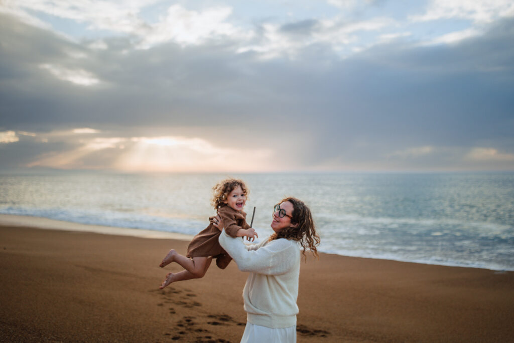 séance famille sur la plage des Cavaliers à Anglet