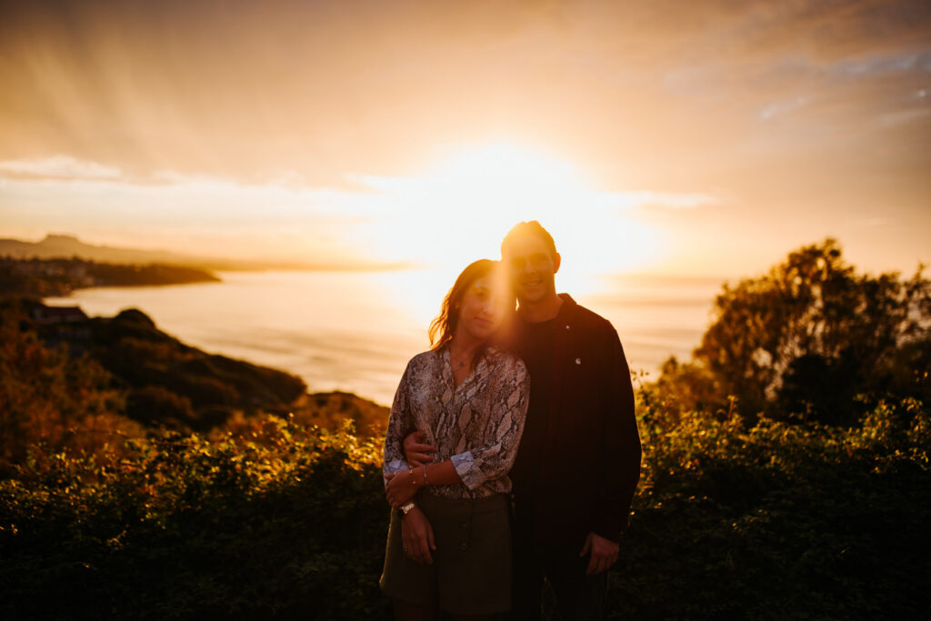 séance photo couple sur les falaises de Bidart près de la chapelle Sainte Madeleine