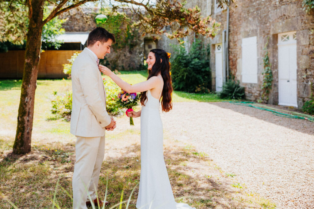 first look entre les mariés avant la cérémonie de mariage