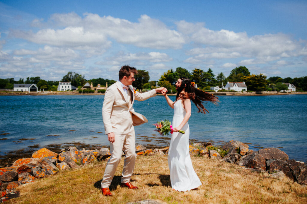 photo de couple mariage dans un autre lieu juste avant la cérémonie
