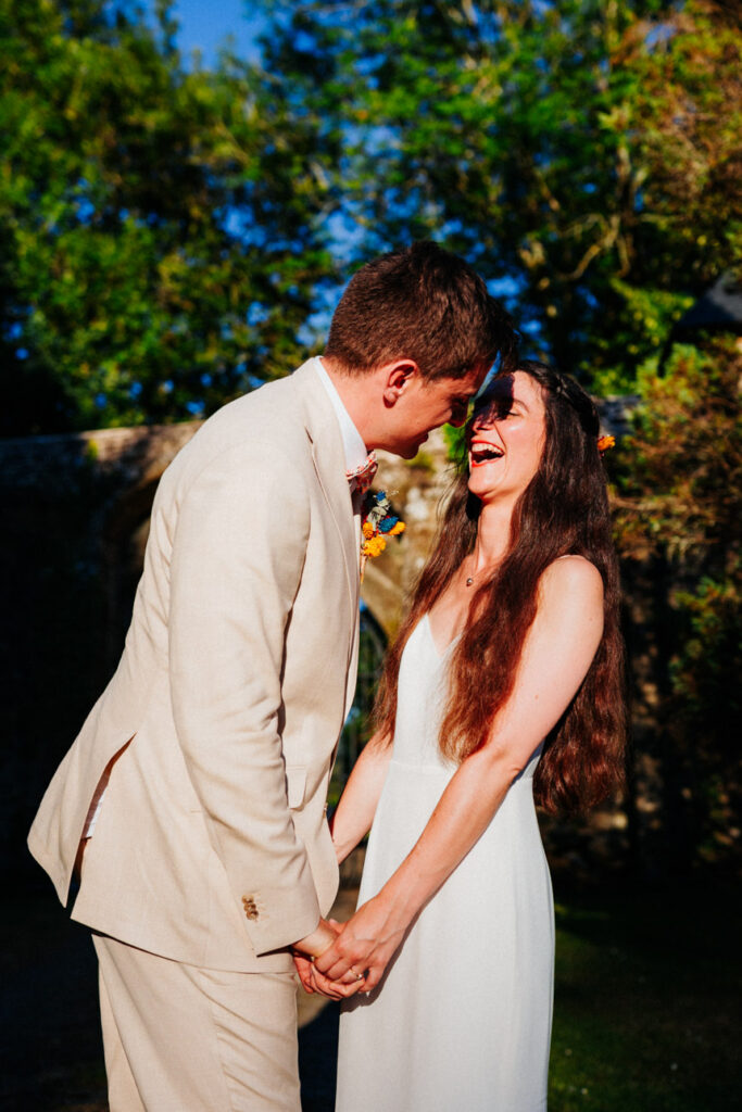 photo de couple à la golden hour pendant un mariage